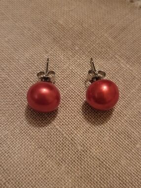 Burgundy Cultured Pearl Post Earrings